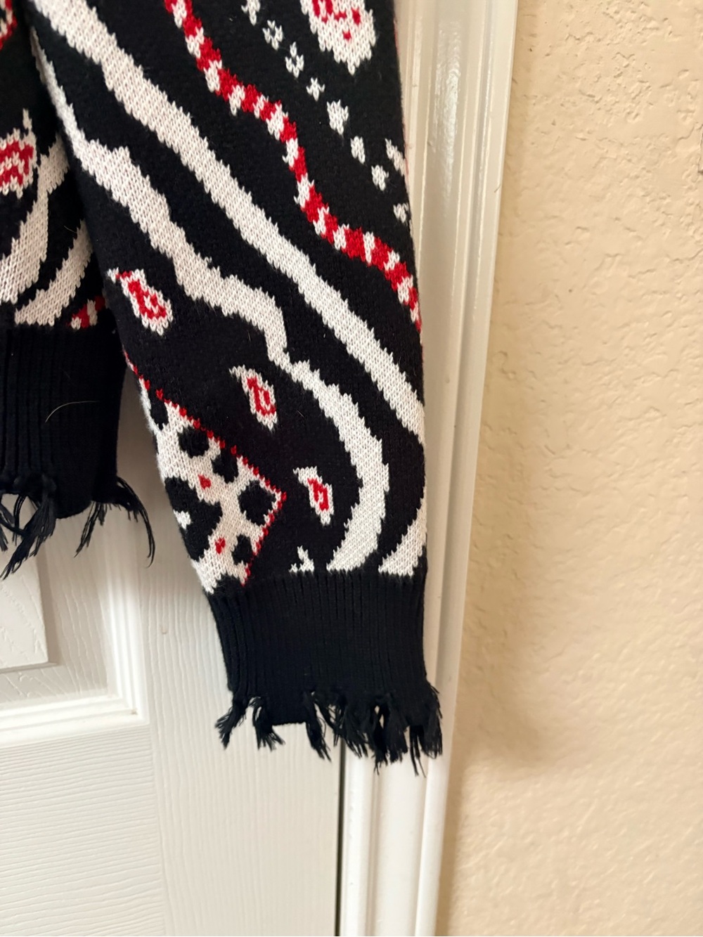 Valabasas The Pledge Cardigan Sweater Black Red White Streetwear NWT Medium - Picture 12 of 15